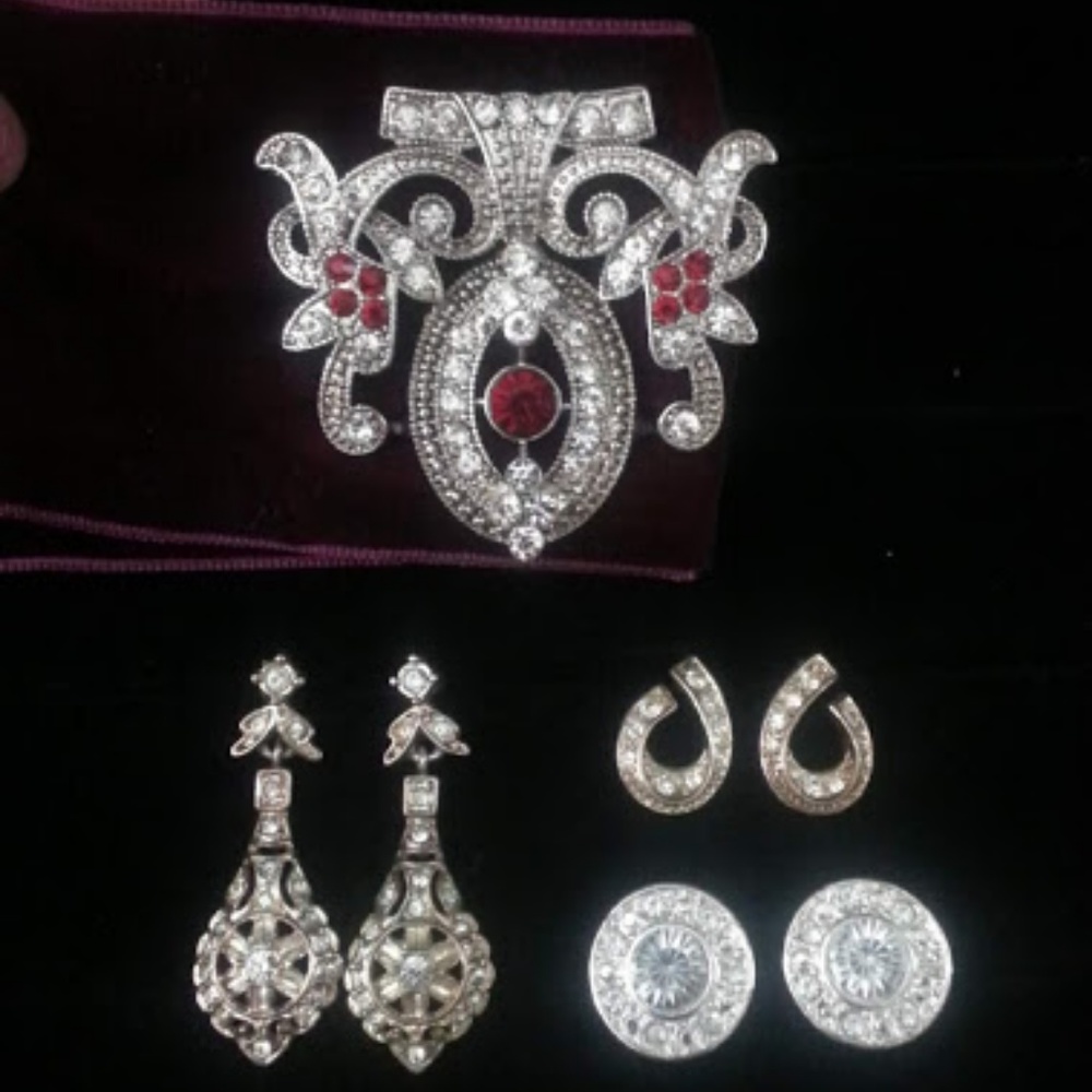 Rhinestone Pearshaped Silverplated Post Earrings - image 8